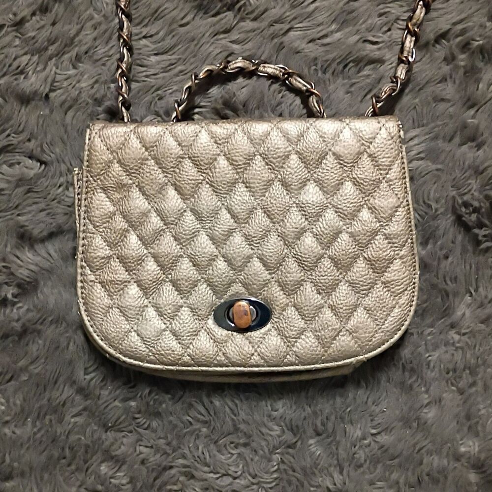 Urban Expressions Small Silver Quilted Crossbody Bag Chain Strap Snap Closure